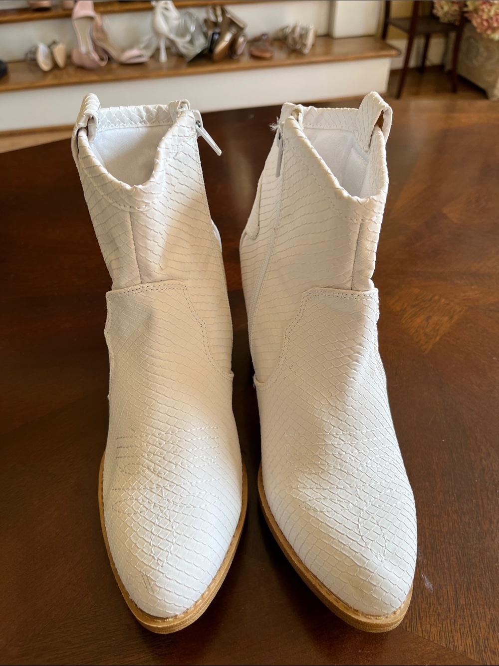 Women's White Textured Ankle Boots, Dirty Laundry